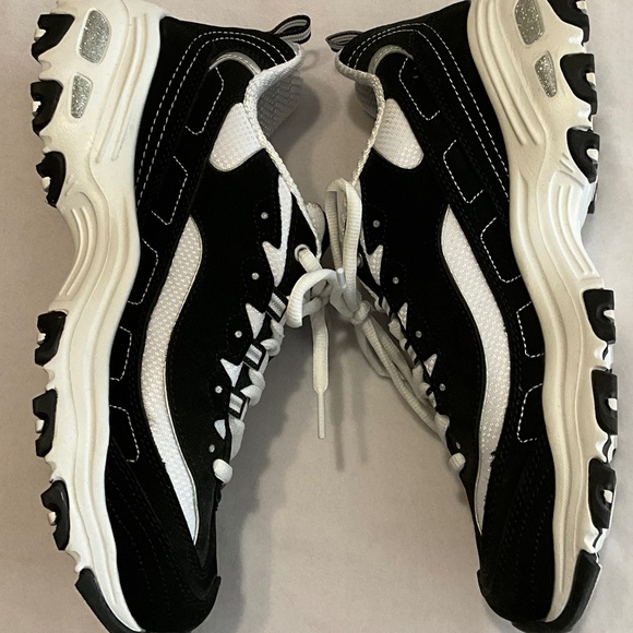Skechers D'Lites Black & White Sneakers size 9 - Picture 5 of 9